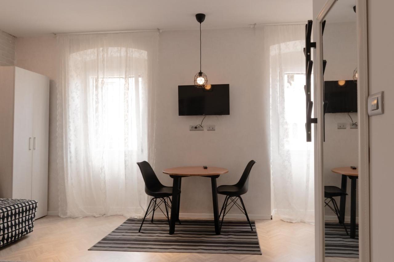 Old Town Pula Studio Apartments 외부 사진