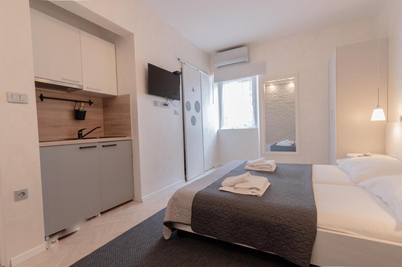 Old Town Pula Studio Apartments 외부 사진