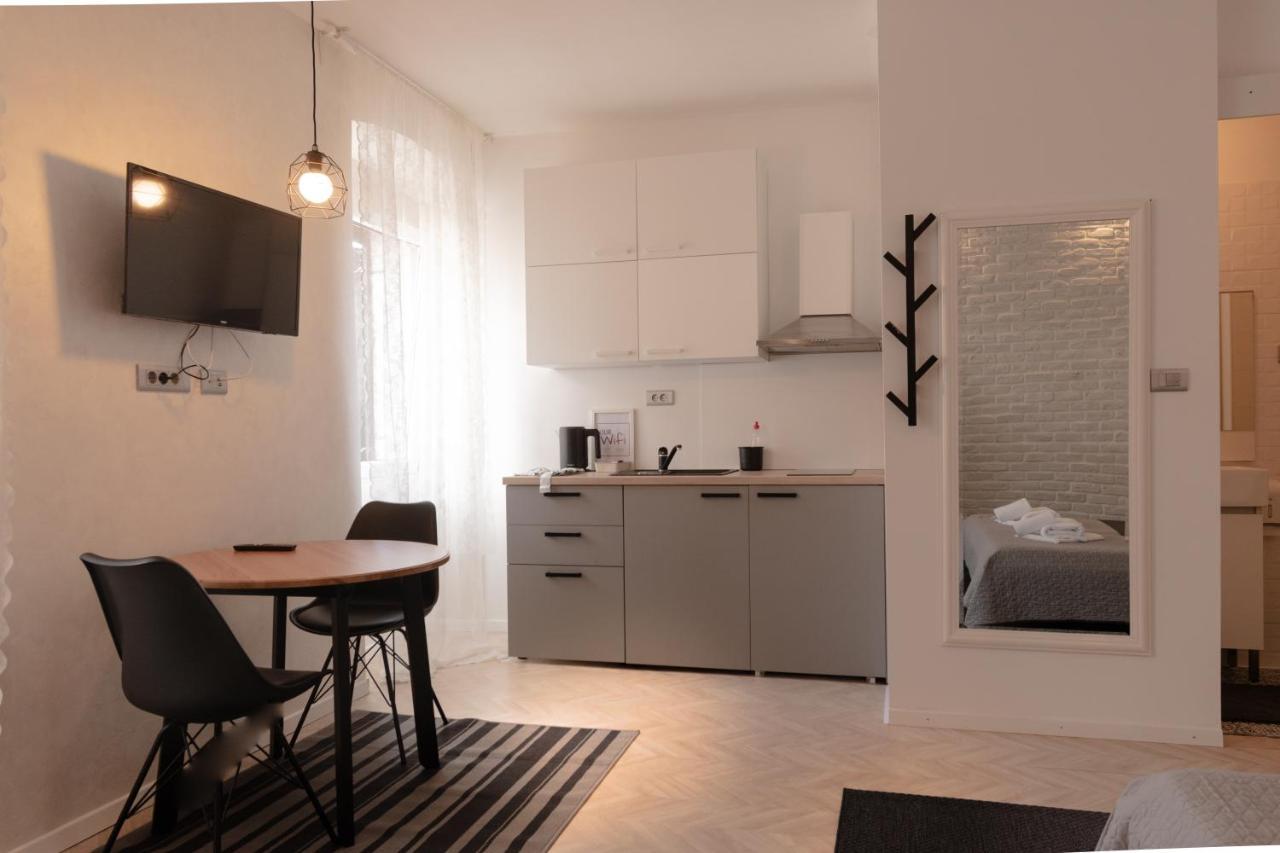 Old Town Pula Studio Apartments 외부 사진