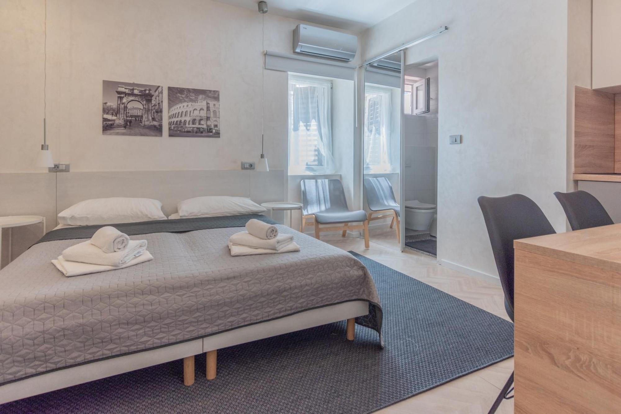 Old Town Pula Studio Apartments 외부 사진